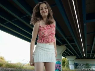 Acabella – Pee Bonus 4k screenshot 1