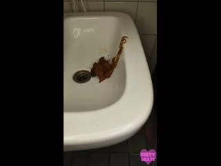 Kitty Skatt – POV I Shit Your Sink And You Can T Stop Me screenshot 4