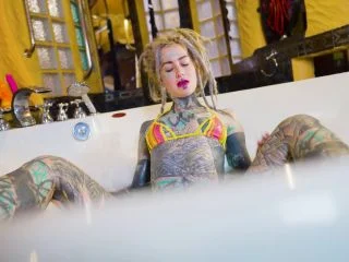 Anuskatzz – Badewanne Spiele – Anal Bis Ich Squirte screenshot 1