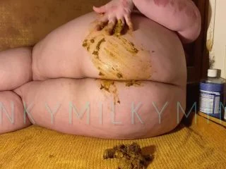 KinkyMilkyMint – Huge Ass Covered In Shit screenshot 1