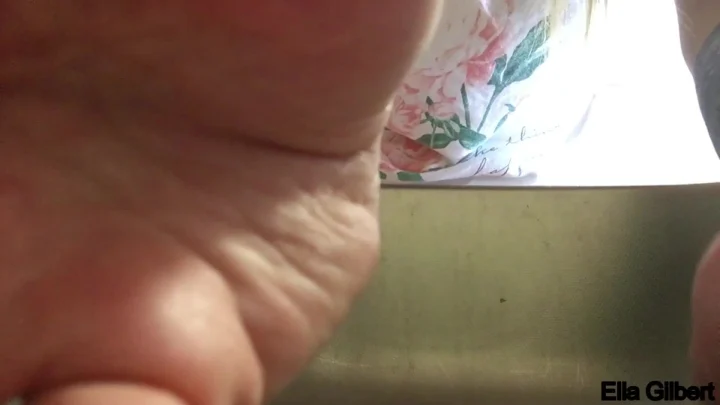 EllaGilbert – Small Kitchen Sink Poop