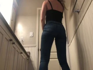Tina Amazon – Jeans Tease Then Shit screenshot 1