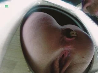 Holding It On The Toilet screenshot 4