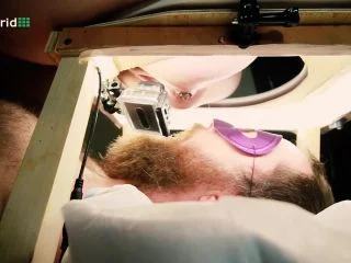 Holding It On The Toilet screenshot 6