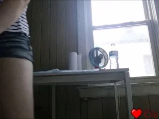 Evakokoro – Desperate Pee On Kitchen Table screenshot 3