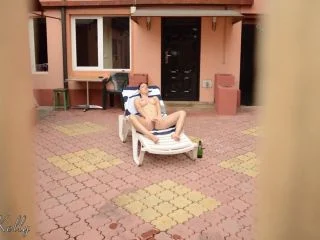 Wetkelly – Neighbor Spy While I Was Take Sunbathes screenshot 3