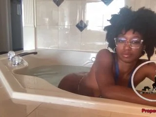 WatchMarleyPoop – Hot Tub Farts Ass Shaking screenshot 2