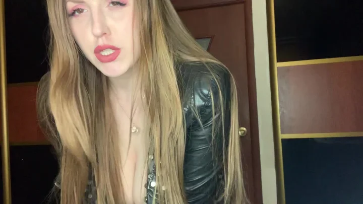 Bigblackbone – Messy Peeing On My Leather Jacket
