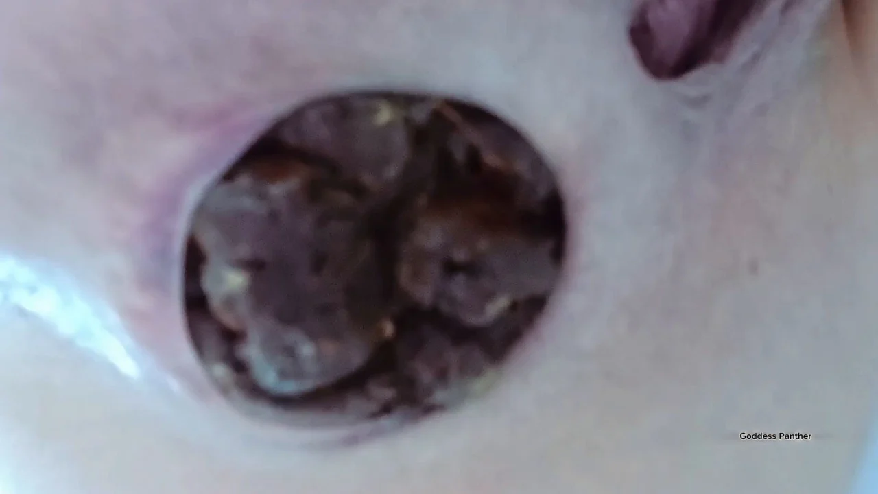 Goddess Panther – Constipated Dose In Your Mouth