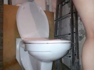XOBunny – Shittting Squatting On Top Of The Toilet screenshot 2