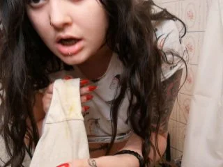 Badkithy – Desperate Restless Girl screenshot 1