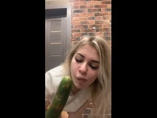 Misty Phoenix – Licking A Pooped Cucumber screenshot 4