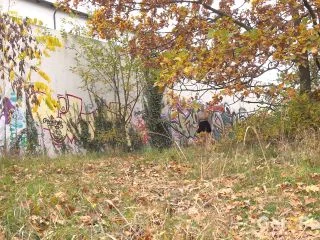 Blonde In The Suburbs screenshot 1