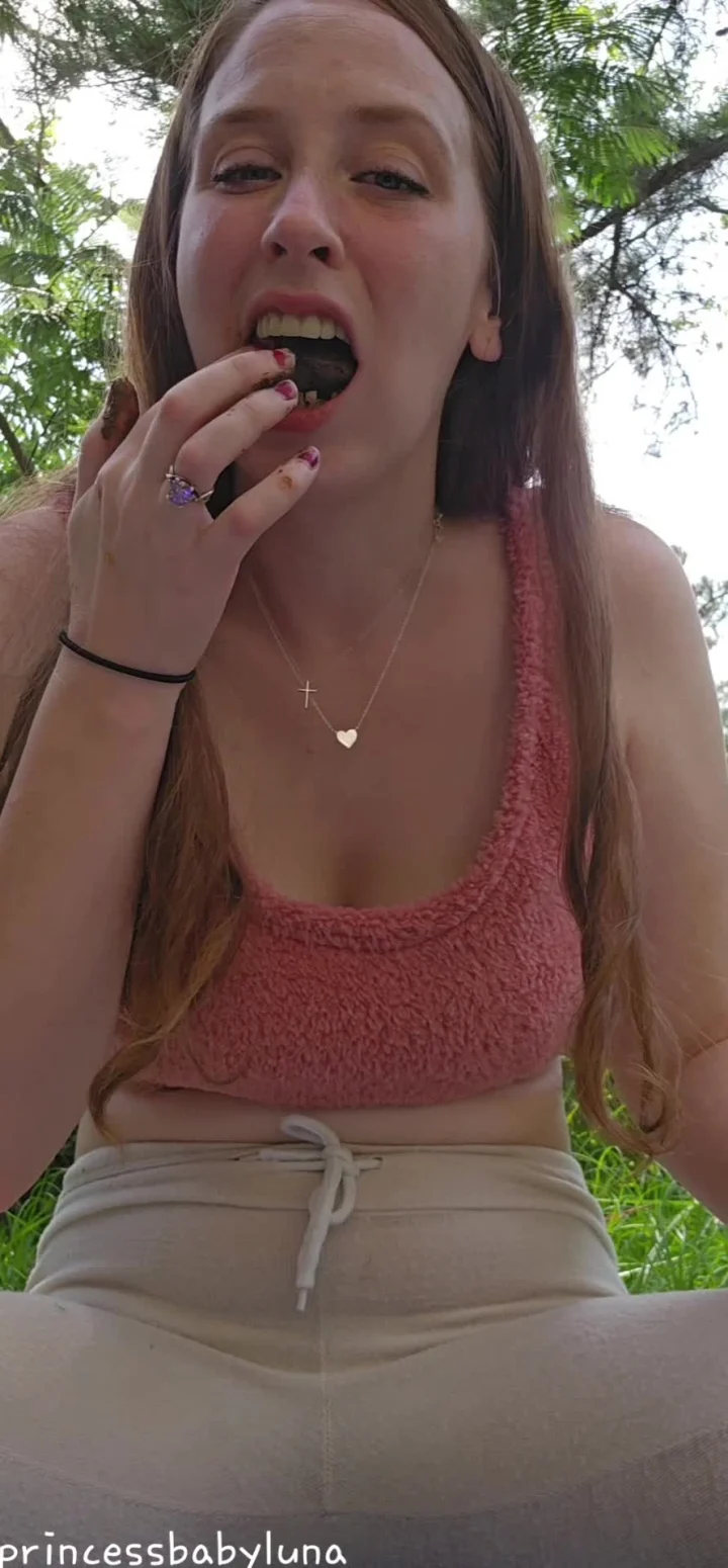 PrincessBabyLuna – Swallowing For The First Time