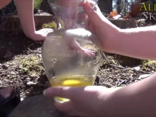 Alice Skary – Female Sub Holds Mistress Pee Jar screenshot 7