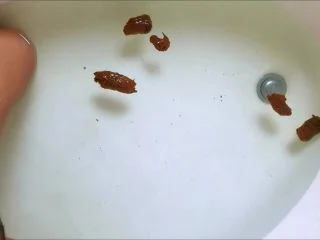 Littlefuckslut – Bathtub Toilet Shit Duo screenshot 3