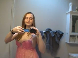 SexyScatForYou – 25 Weeks Pregnant Pee In Tub screenshot 2