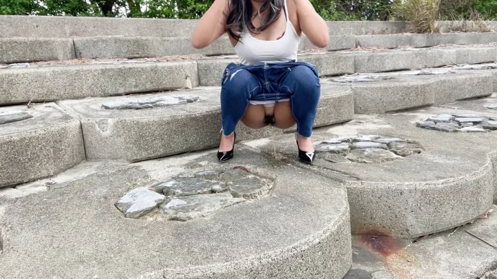 Peeing Outside Is Thrilling And Feels Good