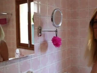 Tina – Geil Ins Bidet Gepisst – Bonus Clip screenshot 1