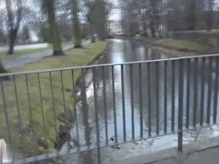 Teeny-Winnie18 – PISSEN IN DER STADTPARK ABER WO REIN screenshot 2
