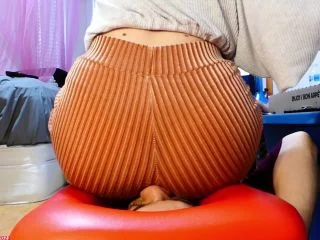 Bossy Leah – Pizza Binge And Smother screenshot 5