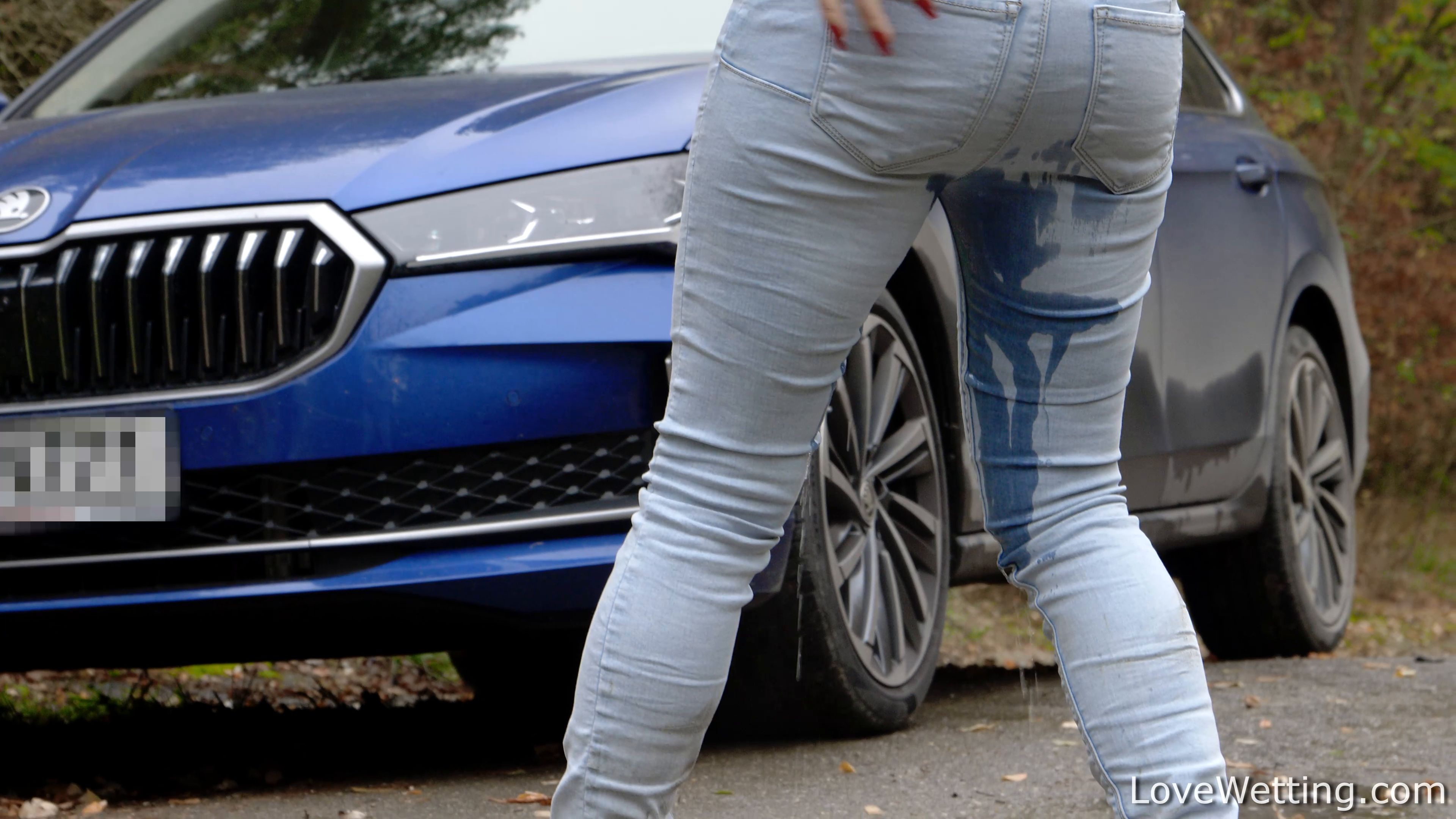 Hidden Pervert – Pee 4k