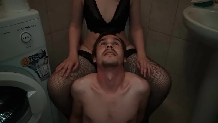 AnnaBacardi – Toilet Slave Wiped My Pussy