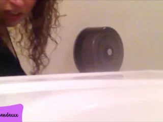 Peeing In The Club S Toilets – More Toilets screenshot 5