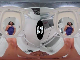 Lilith Elora – Alt Girl From The Swim Team Pisses On You screenshot 1