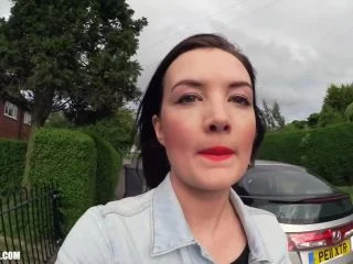 Faye Taylor – Outside Stroll screenshot 1