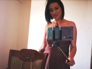 Wildeva – Pee The Red Hotel Room 1 screenshot 3