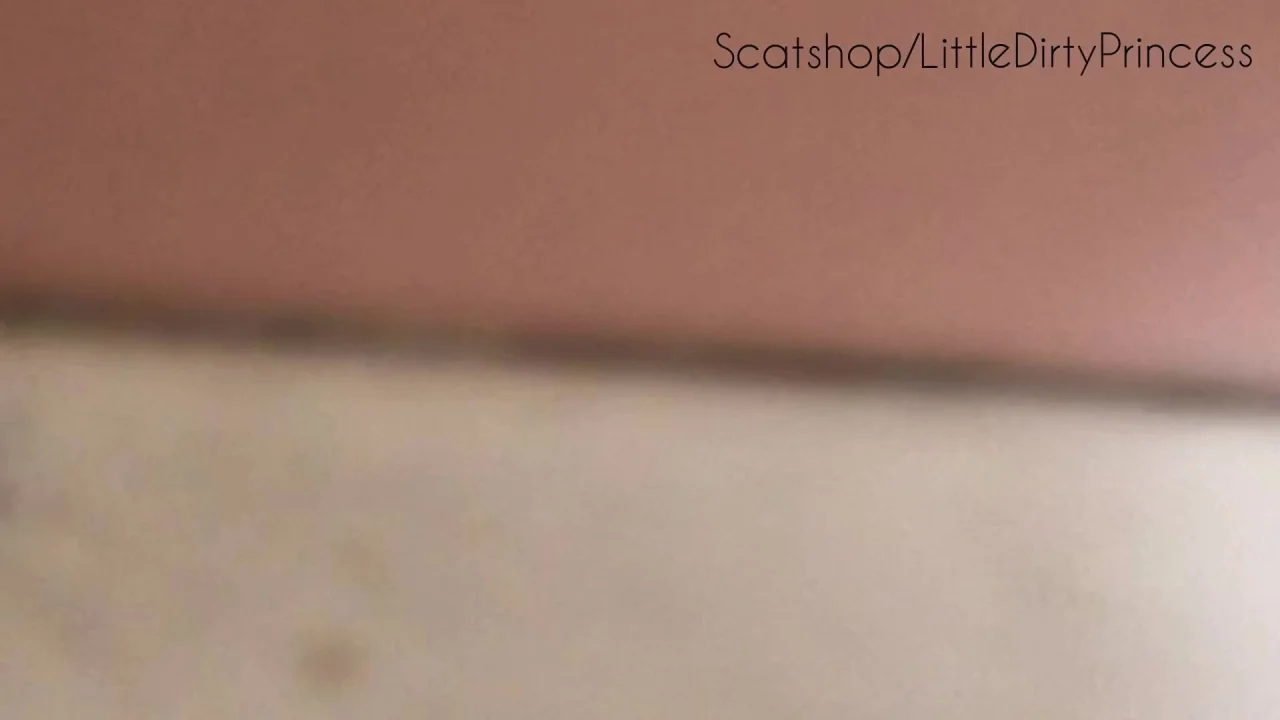 LittleDirtyPrincess – Big Thick Poop And Bright Yellow Pee In A Bowl