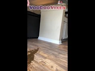 VOODOOVIXEN Starburst S Diarrhea Splatters The Floor screenshot 4