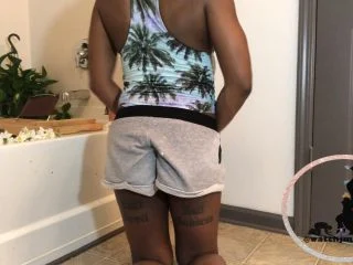 WatchMarleyPoop – Sweaty After Gym Farts Poop screenshot 1
