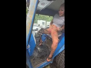 We Found A Abandoned Tractor To Piss On screenshot 5