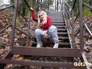 Messy Metal Steps screenshot 2