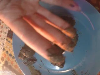 LoveRachelle2 – Shitting A Long Turd For Your Meal screenshot 5