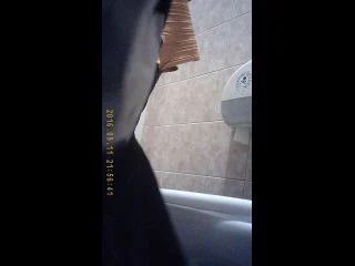 Student Restroom 114 screenshot 5