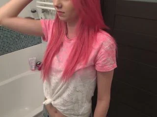 HotDirtyIvone – Im Holding Pee Too Long screenshot 3