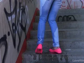 Stairway To Wetness – Claudia screenshot 5