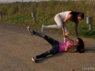 Two Joggers – Cynthia Vellons screenshot 5