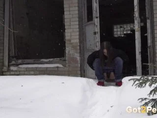 Snowy Doorway screenshot 4