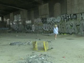 Blonde Sexy Pissing Girl Outdoor screenshot 5