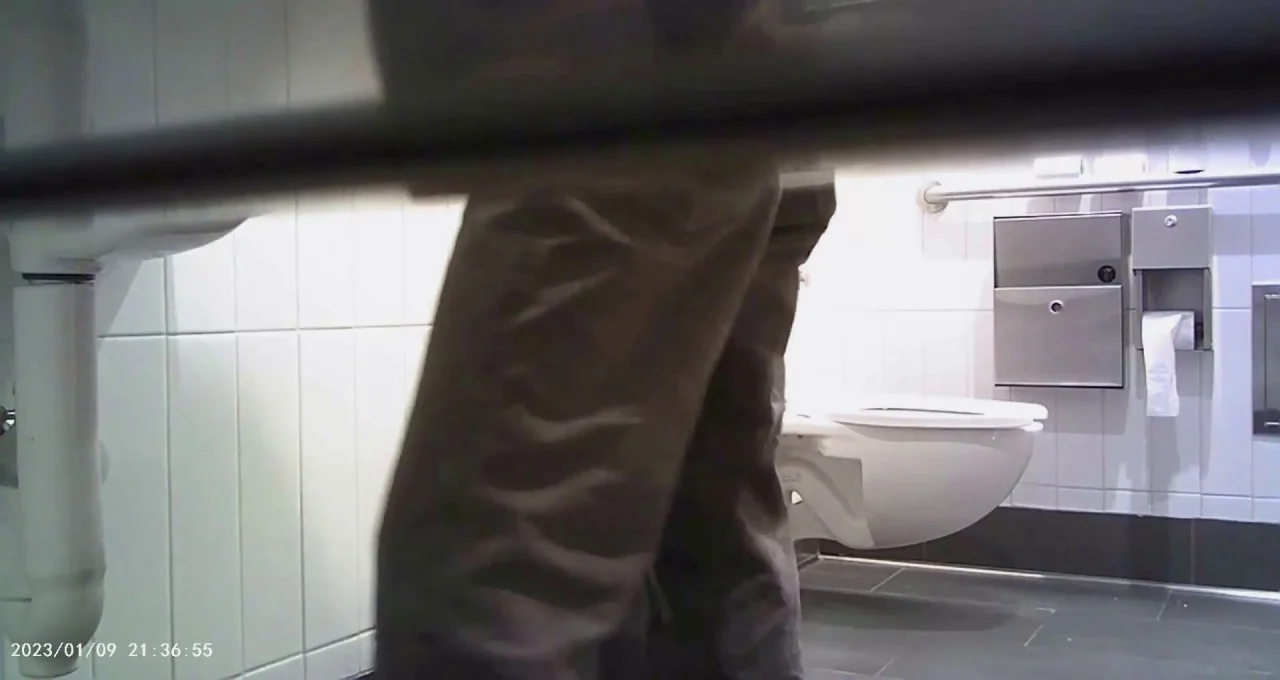 Hot Girls On Student Toilet 13