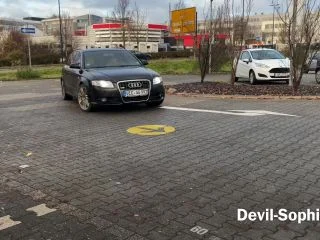 Devil Sophie – Park Shit At McDonalds screenshot 5