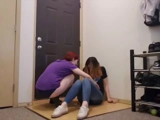 Wet In Front Of Girlfriend screenshot 2