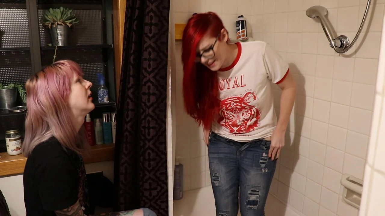 Kiwi Ruby Pee Her Pants
