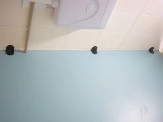 Pretty Girl Pees In Poop Slippery Shoes screenshot 2