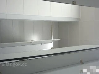 Beauty Inserts A Vibrating Egg screenshot 5