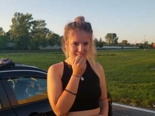 Iheartbaegl – Pissing In Public Teasing Daddy Upskirt Panties screenshot 6